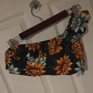 Floral One-Shoulder Top